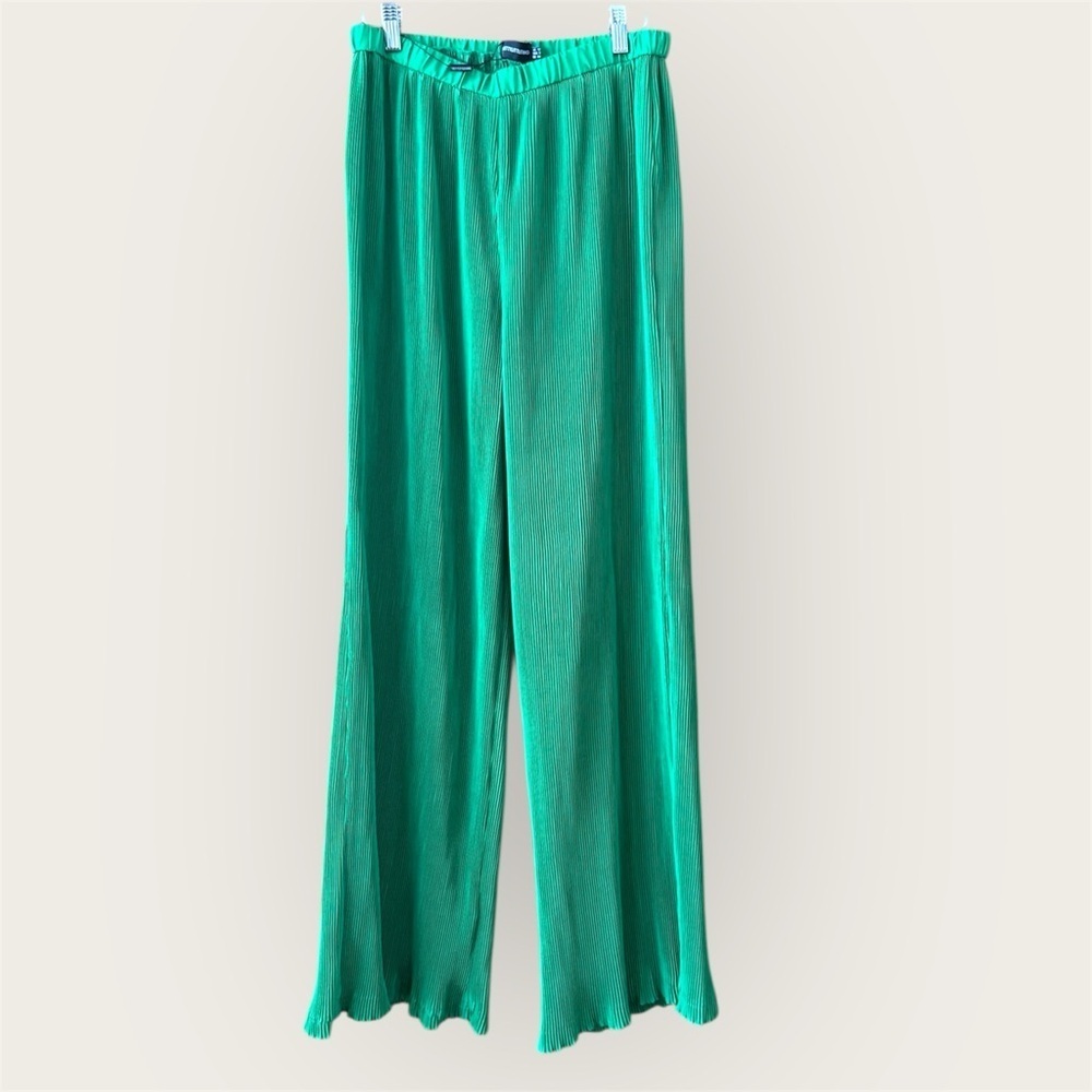 Pretty Little Thing Vibrant Green Wide-Leg fluted Pants size 8 women’s